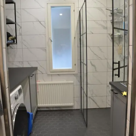 Private In Host-occupied Kwatera prywatna